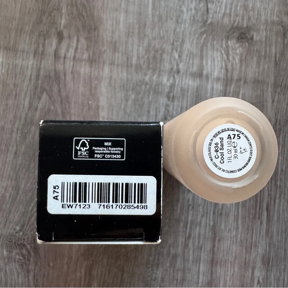 Bobbi Brown Weightless Skin Foundation SPF 15 C-036 Cool Sand 30ml